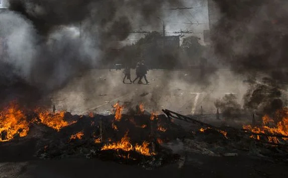 В Донбассе вновь возобновились обстрелы