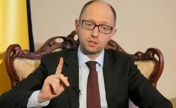 Яценюк объяснил свои слова о «советском вторжении» в Германию