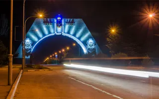 На арке при въезде в Севастополь написали «Украина»