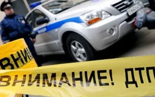 Возле цирка в Севастополе свой «цирк»: мусоровоз врезался в автобус