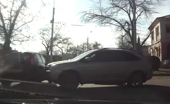 В Севастополе на Толстого столкнулись два автомобиля