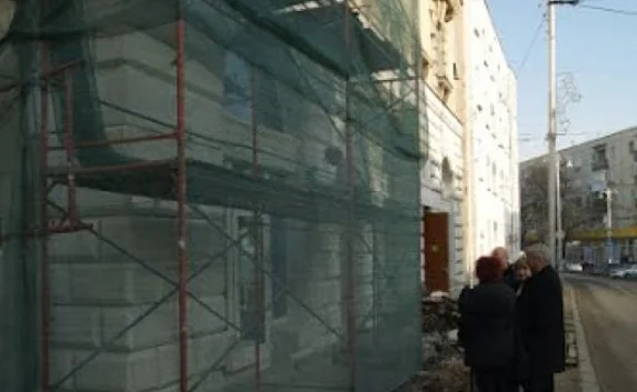 Жильцы дома с новой приёмной Меняйло хотят увидеть проект