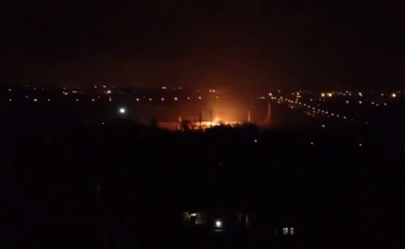 В Донецке от обстрелов горит старейший завод