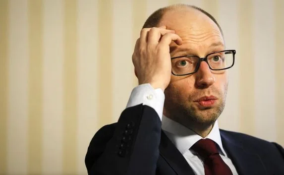 Яценюк заявил о намерении удешевить проект «Стена»