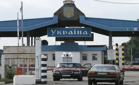 Киев закрыл 23 пункта пропуска на границе с Россией