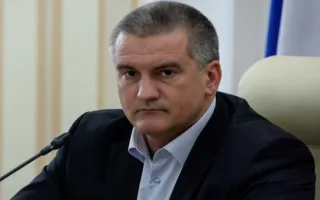 Аксёнов поможет чиновникам «перестроить головы»