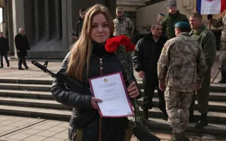 Школьница из Крыма справилась с автоматом лучше генерала