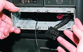 В Севастополе ранее судимый парень украл магнитолу из авто