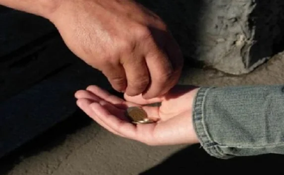 В Симферополе мать заставляла 7-летнего сына попрошайничать
