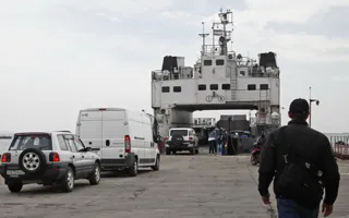 Через Керченскую переправу в Крым перевезли пять тысяч фур 