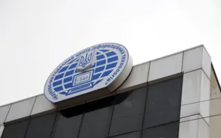В Крыму ещё встречаются здания госучреждений с украинским гербом