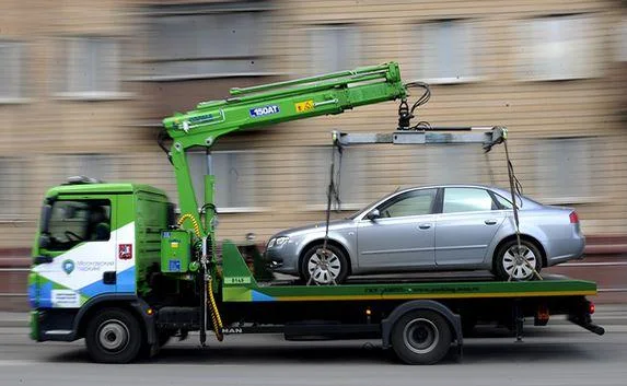 В Симферополе эвакуируют авто, чьи владельцы не умеют парковаться