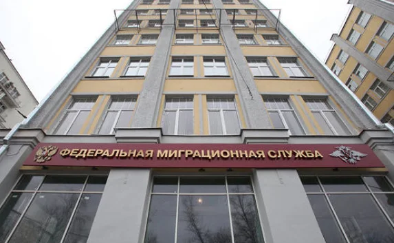 ФМС: За год в Россию переселились более ста тысяч соотечественников