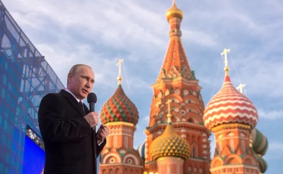 Путин поздравил россиян с годовщиной воссоединения с Крымом