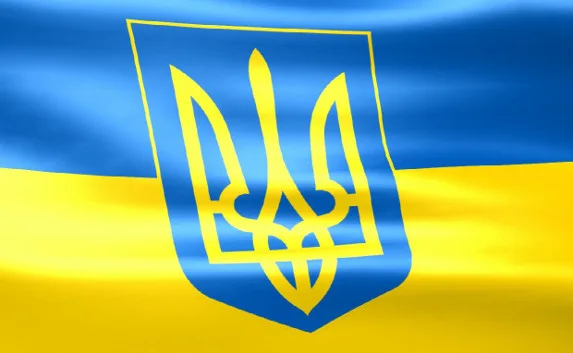 С крымских учреждений до сих пор не убрана украинская символика