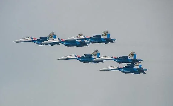 Пилотажная группа «Крылья Тавриды» готовится к военному параду