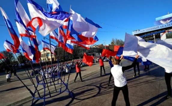 Симферопольцы пожелали Путину долго жить и вернуть Аляску