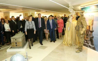 Аксёнов угостил Матвиенко дарами моря и вином из Крыма