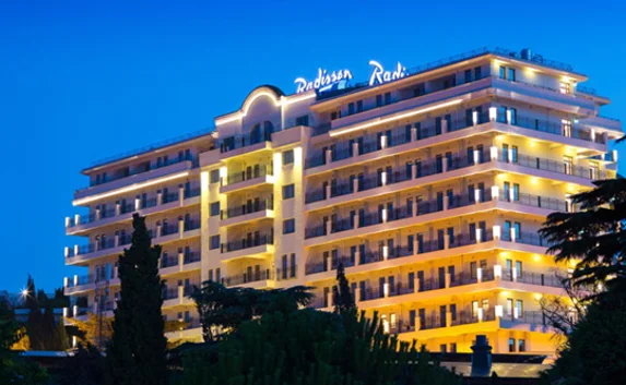 «Radisson» уходит из Алушты из-за санкций