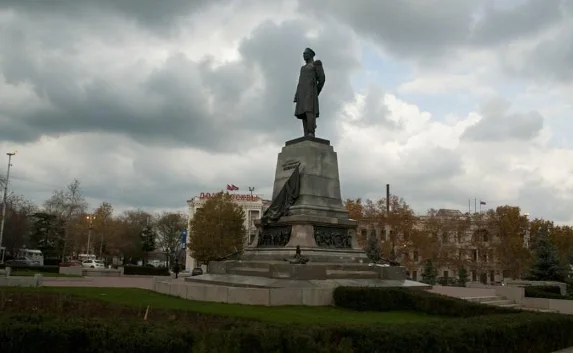Площадь Нахимова стала пешеходной зоной