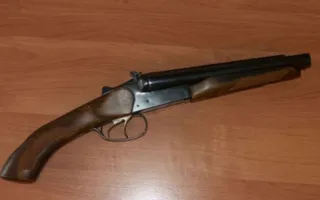У крымского селянина нашли запрятанные в стоге обрез и патроны