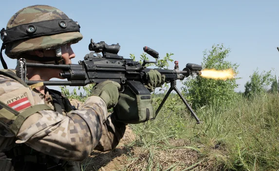 В Латвии хотят отбирать паспорта у желающих воевать за границей