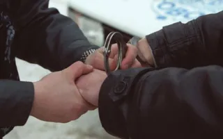 В Ялте «криминальный дуэт» ограбил ветерана