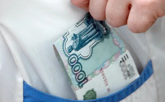 Крымские врачи стали зарабатывать в среднем по 36 тысяч рублей