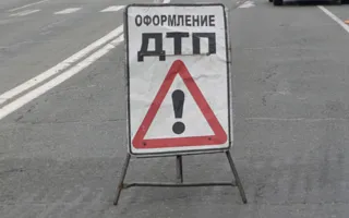 Мопедисту, сбившему мать с ребёнком, не дал уйти очевидец ДТП