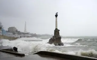 В Севастополе из-за волнения на море перекрыт рейд 