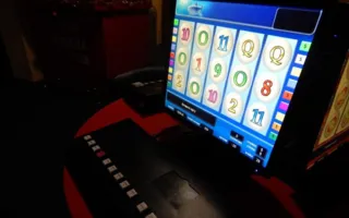 В Симферополе нелегальное казино забаррикадировали от полиции