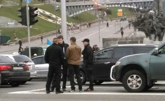 В авто сына Порошенко въехал внедорожник «Азова»