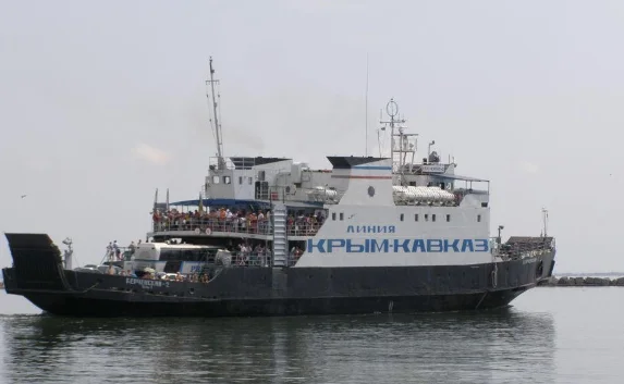 Между Крымом и материковой Россией курсируют десять паромов