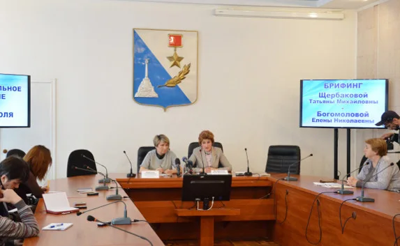 В Заксобрании пояснили порядок начисления зарплаты бюджетникам
