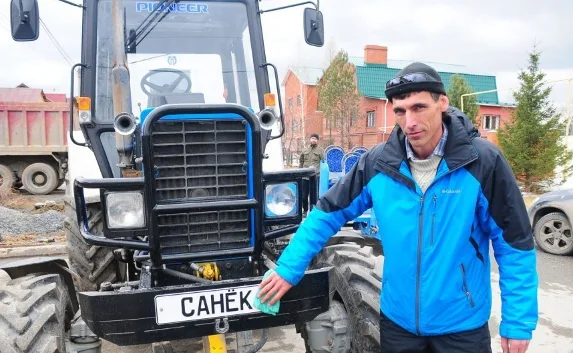 Житель Екатеринбурга приедет в Крым на тракторе