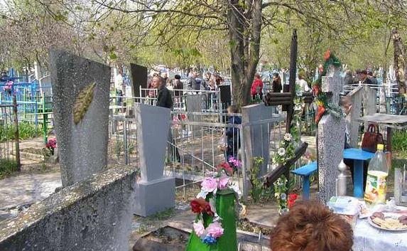 Жителей Красноперекопска лишили автобуса перед поминальными днями