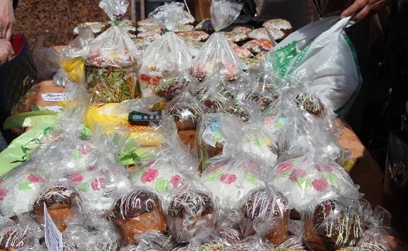 Пасхальный бум в Керчи: Тонны куличей и дефицит украшений