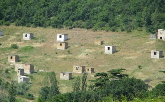 В Крыму разберутся с самозахватами на территории бывшего концлагеря