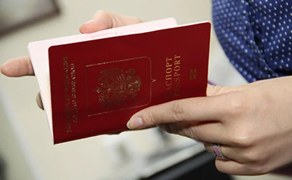 Россиянам могут разрешить два загранпаспорта