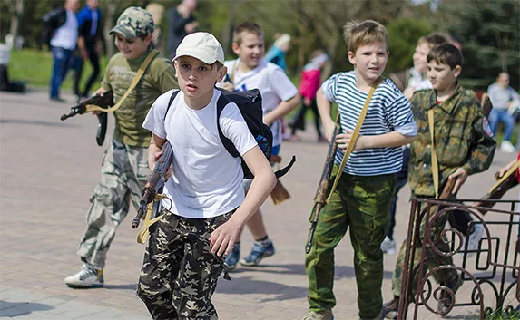 В Севастополе провели армейский марш-бросок