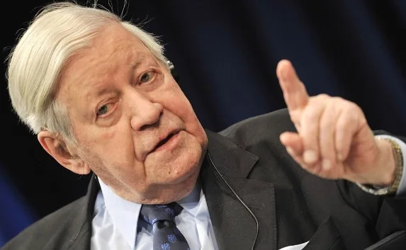 Экс-канцлер ФРГ: Украина в ЕС — это геополитическое ребячество