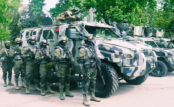 К Дому профсоюзов в Одессе стянули бронетехнику и силовиков