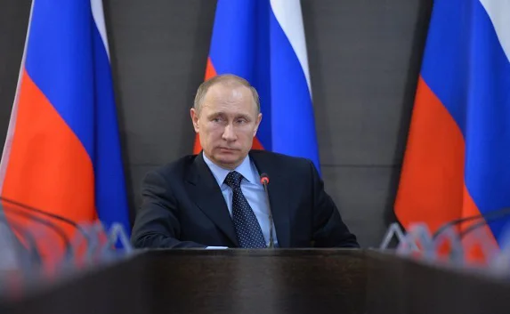 Путин изменил закон о митингах и шествиях