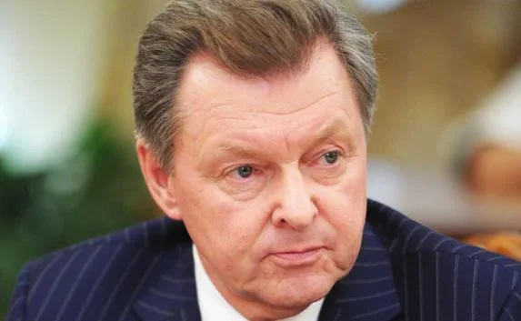 Белавенцев поздравил крымчан и севастопольцев с Днём Победы
