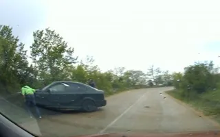 На выезде из Орлиного «Skoda» врезалась в ограждение