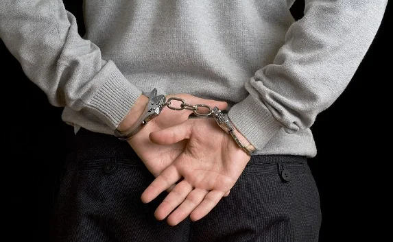 В Саках двое местных жителей украли с рыбного предприятия компрессоры