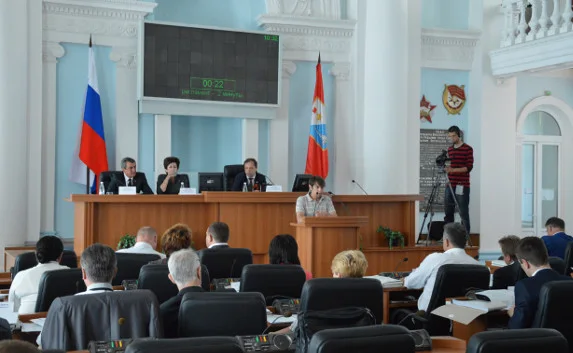 Закон об Общественной палате принят с поправками губернатора