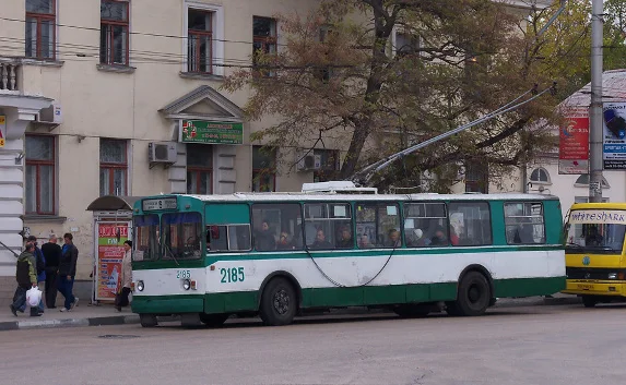 Троллейбус № 6 ходит до площади Восставших