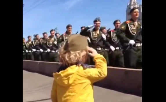 В Москве на параде военные отдавали честь маленькому «генералу»