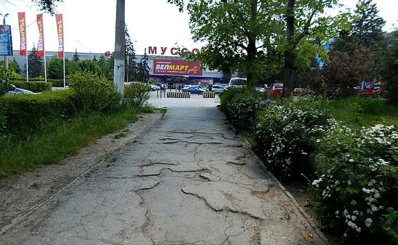 СМИ: Дорога в «Муссон» стала грозой дамских каблуков